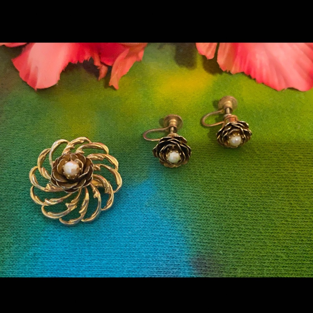 Vintage Gold-Tone Flower and Pearl Brooch and Screw Back Earring Set